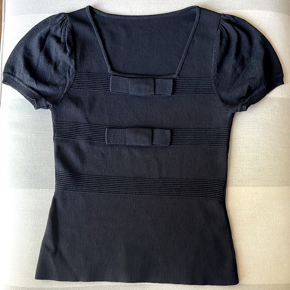 Like New knit top